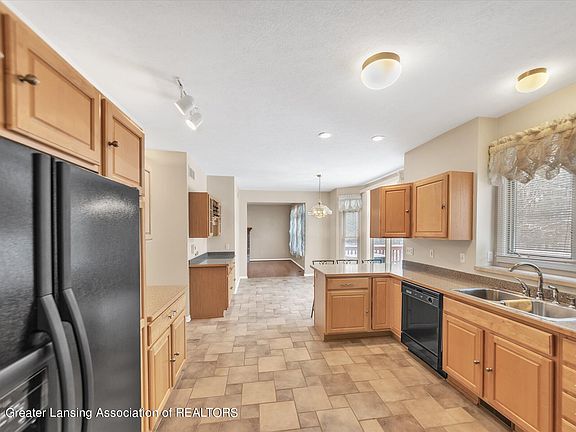 5th image of 2411 Houghton Hollow Dr