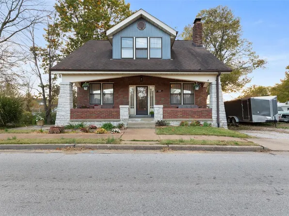 208 Water St, Fenton, MO 63026