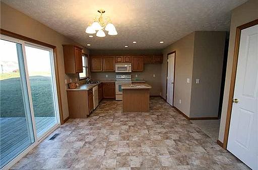 4th image of 9648 Augusta Ln
