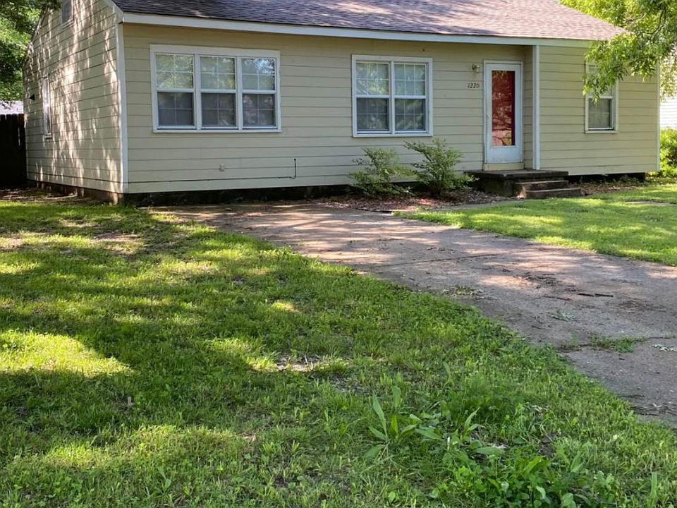 1st image of 1220 Richard Ave