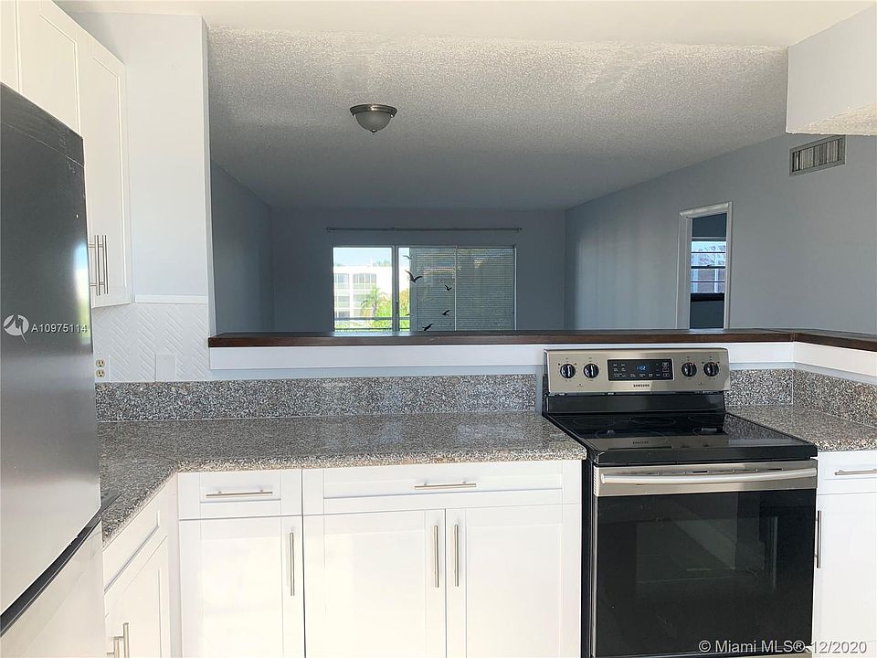 1st image of 604 NE 2nd St APT 426