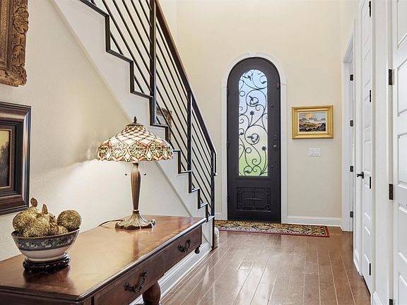 5th image of 2719 Springwood Ln