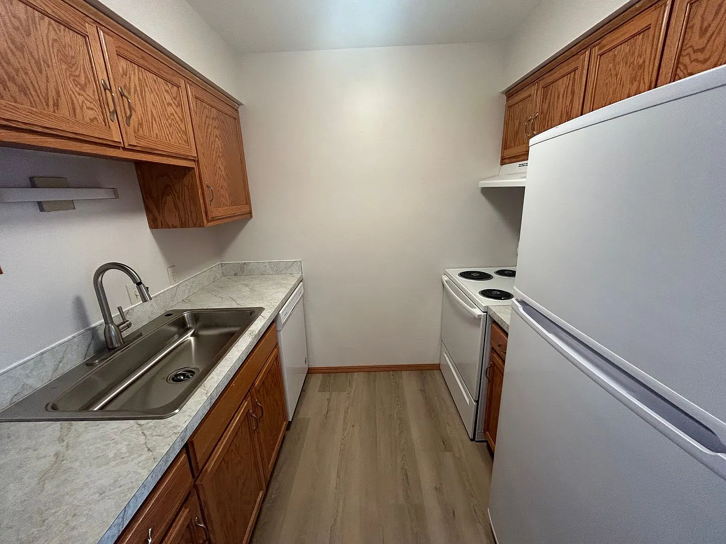 992 Third Street — Photo 2