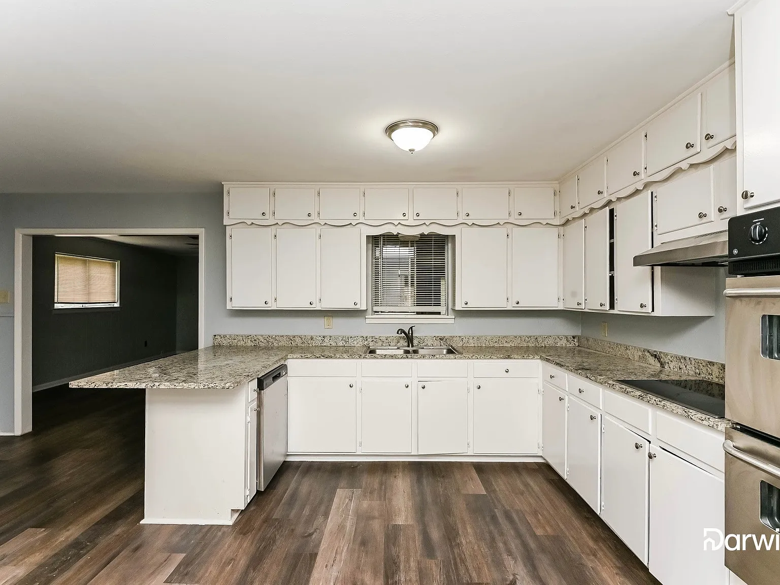 3 bed, 2.0 bath, 2018 sqft, $1,905 — Photo 4