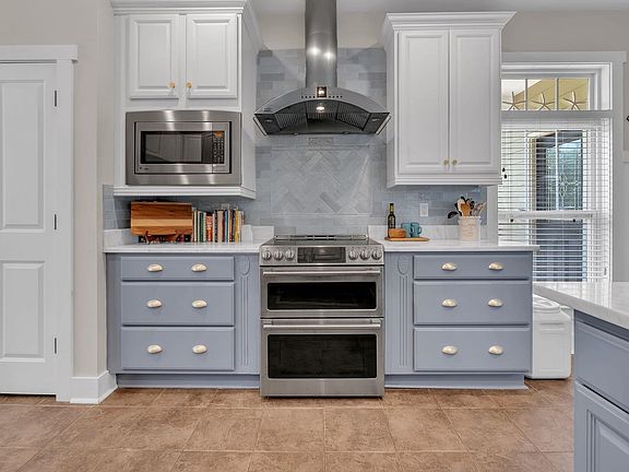 2nd image of 3792 Wentworth Way