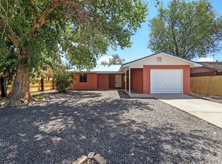 427 Kingsbury Cir NE, Los Lunas, NM 87031