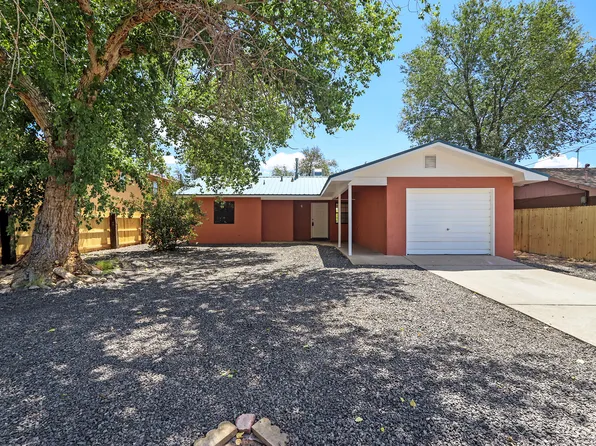 427 Kingsbury Cir NE, Los Lunas, NM 87031