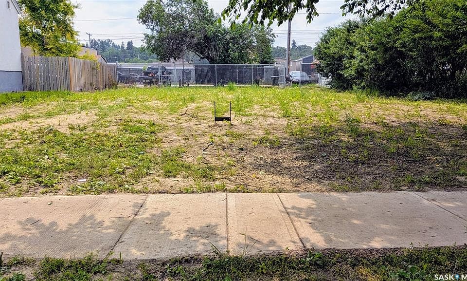 1st image of 241 15th STREET W