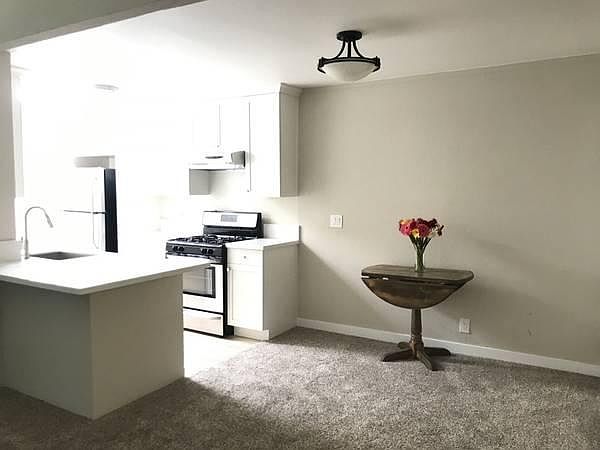 1st image of 130 Larkspur Plaza Dr