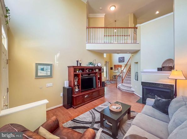 610 Tulip Dr, Warrington, PA 18976