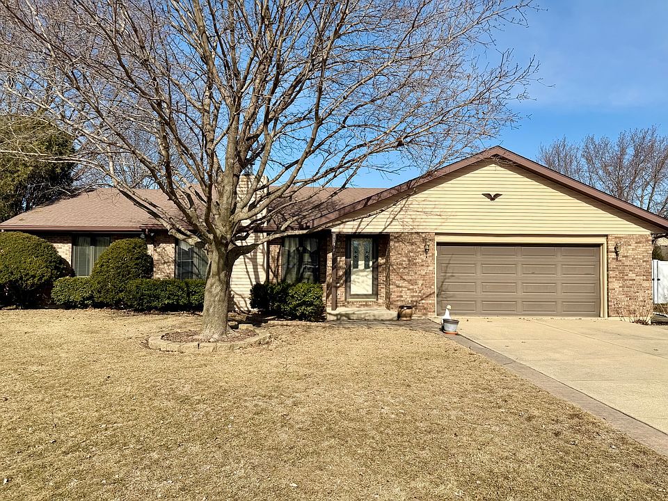 1st image of 1131 Briar Ct