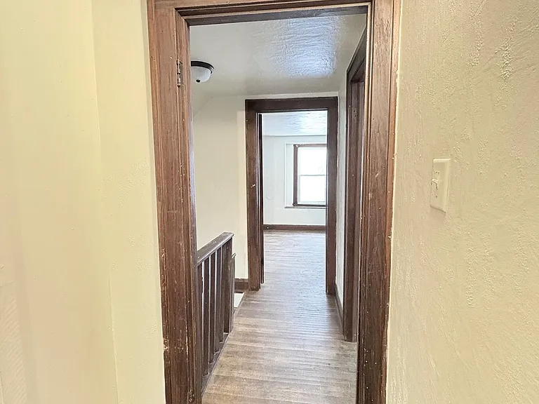 452 E Park St — Photo 16