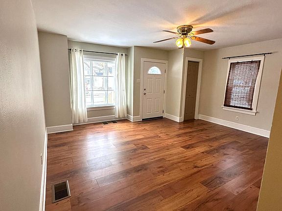4th image of 812 Woodland Ave