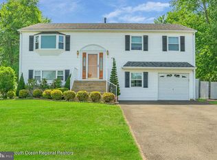 852 Peppertree Dr, Toms River, NJ 08753