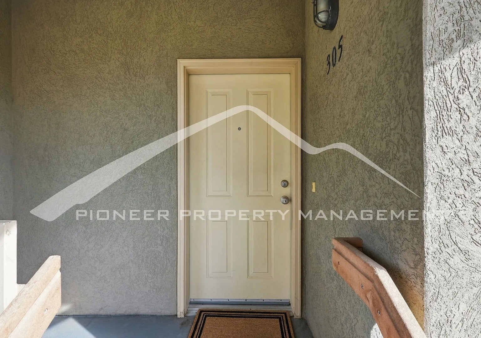 Charming Condo with Central AC and Mountain Views — Photo 2