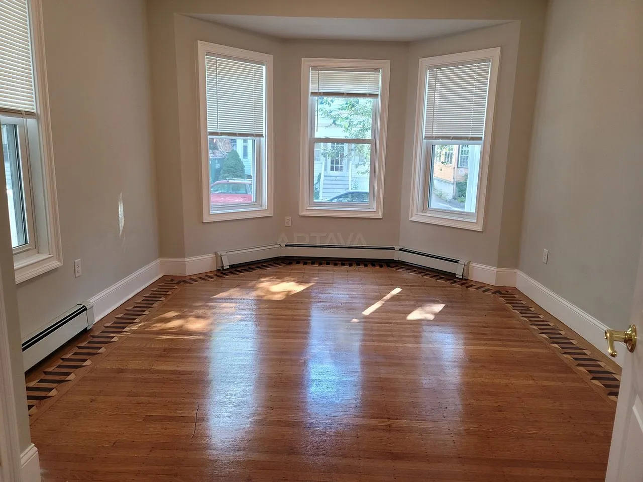 3 bed, $4,700 — Photo 4