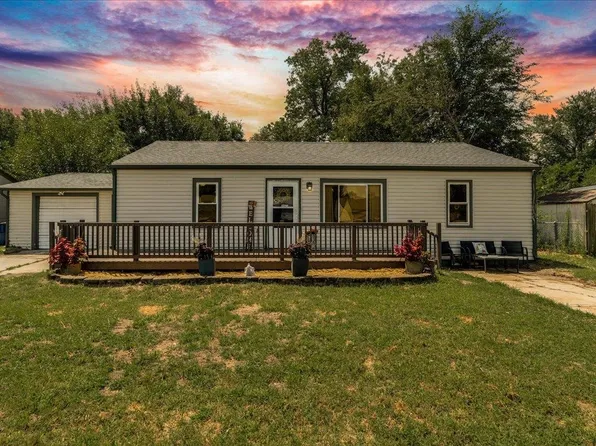 417 W Hollywood Dr, Wichita, KS 67217