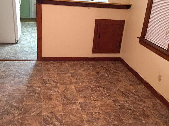 Dining room into Kitchen