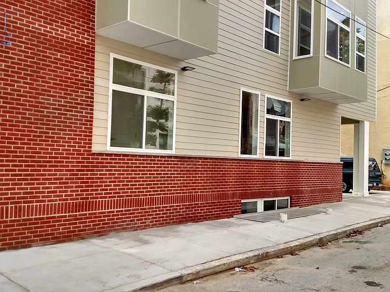 910 N 19th St — Photo 33