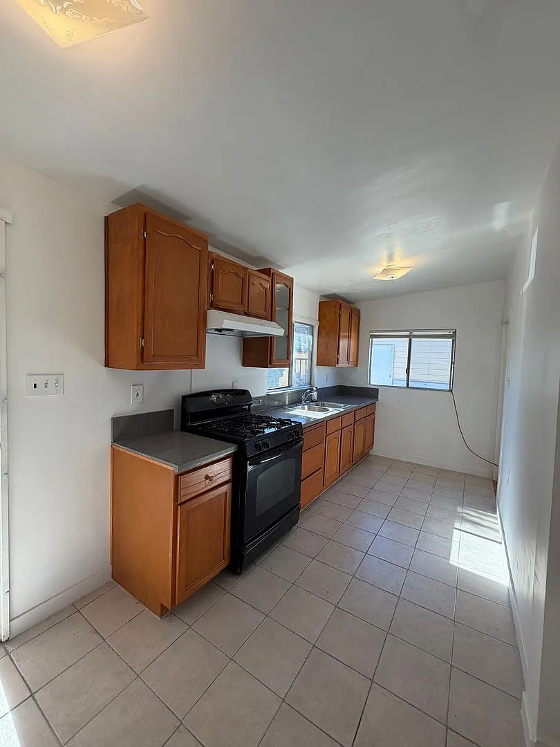 10031 Larson Ave — Photo 4