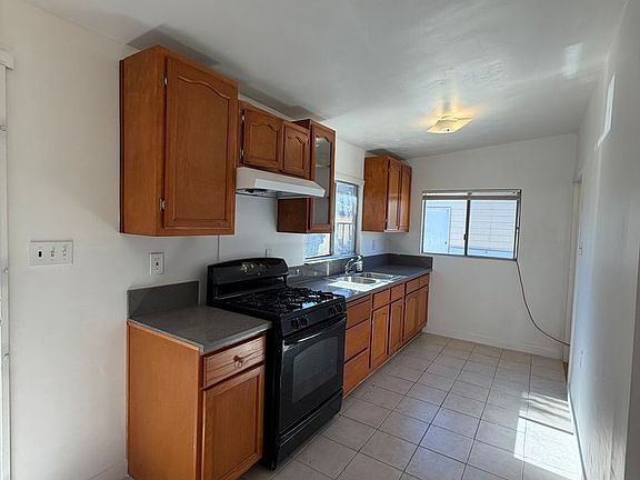 4th image of 10031 Larson Ave
