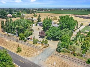 23600 N Kennefick Rd, Acampo, CA 95220