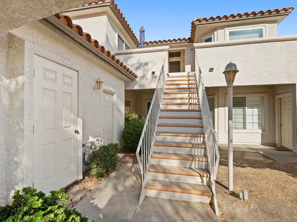 752 Vista Lago Dr N, Palm Desert, CA 92211