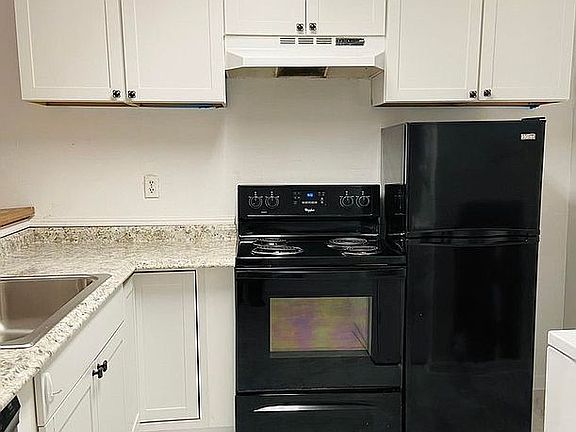 All appliances convey
