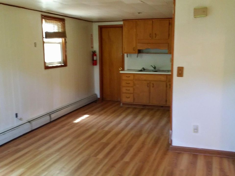 2nd image of 210 Reynolds St #B