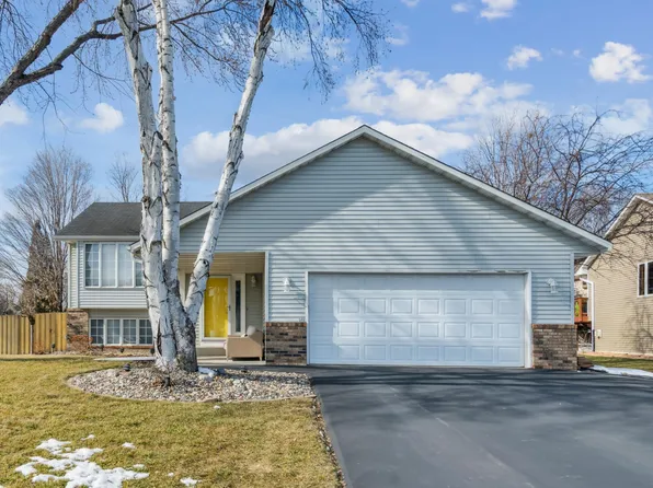 1439 Blackhawk Lake Dr, Eagan, MN 55122