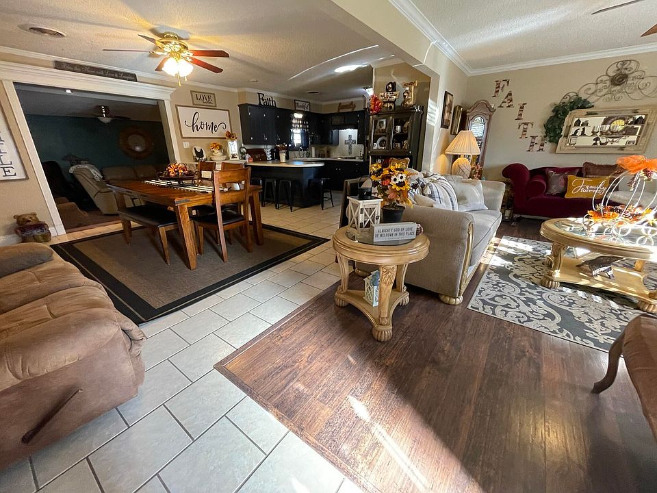 1403 Floydada St, Plainview, TX 79072 Zillow