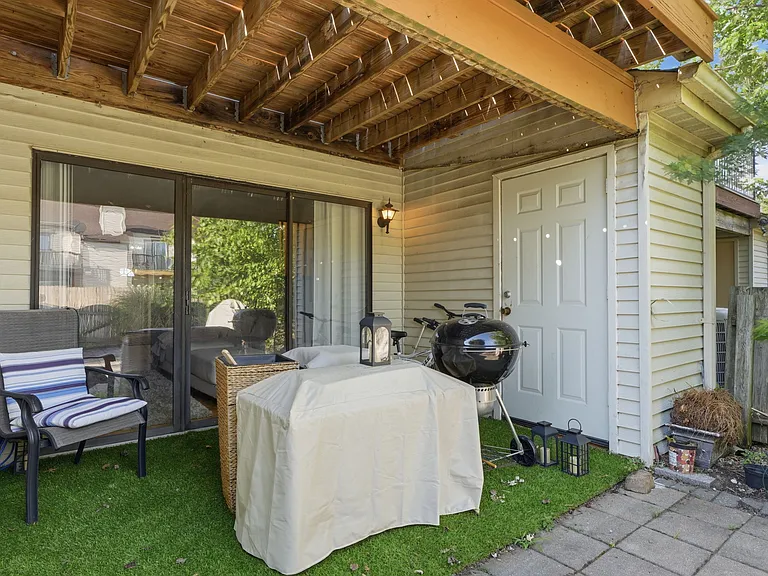272 Hudson Ct — Photo 35