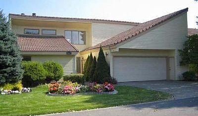 1st image of 2027 S Parkwood Cir
