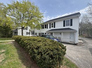 181 N Main St, Crystal Lake, IL 60014