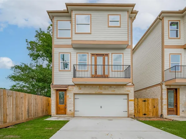 2206 Hoskins Dr, Houston, TX 77080