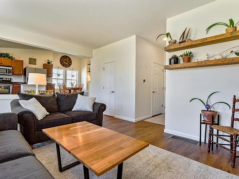 1977 Quartz St — Photo 15