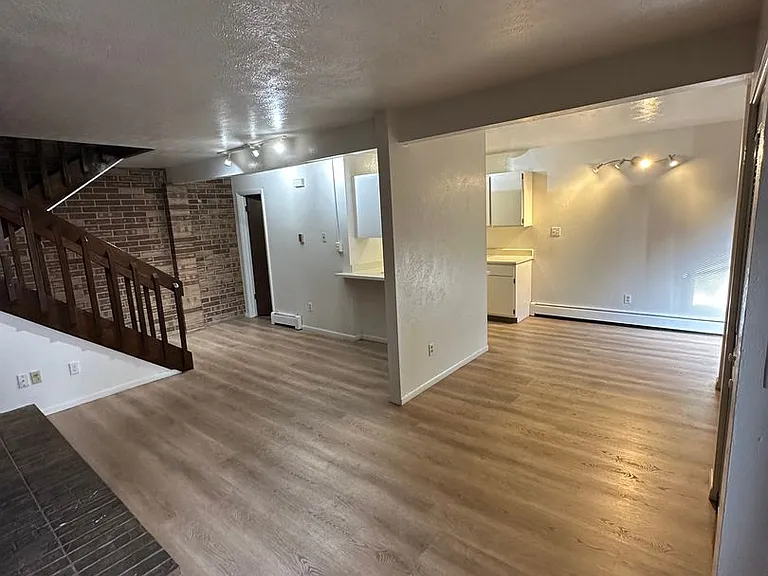 1260 Kalmia Ave — Photo 10