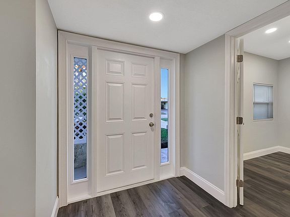 5th image of 180 SE Soneto Court