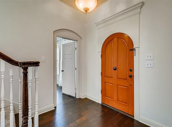 3rd image of 2313 Ryan Ave