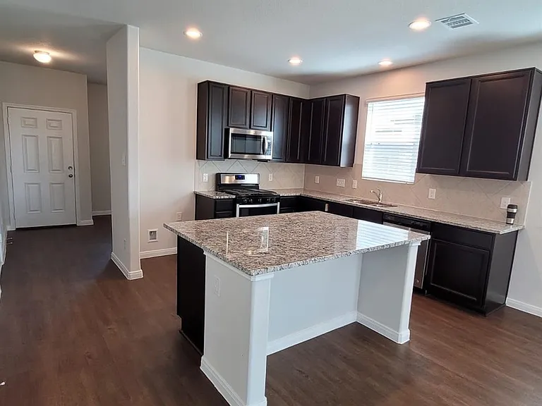 4325 McGregor Bluff Ln — Photo 3