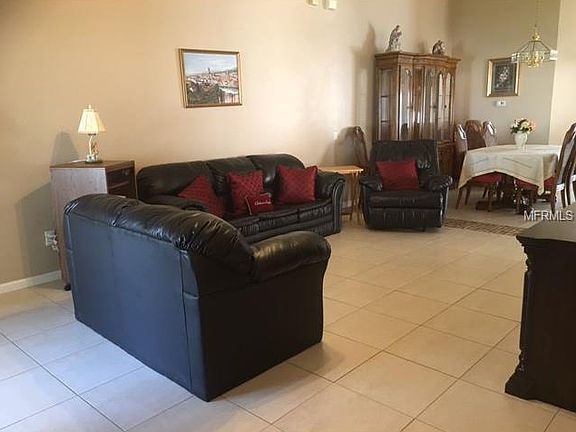 3rd image of 316 Woodleaf Dr