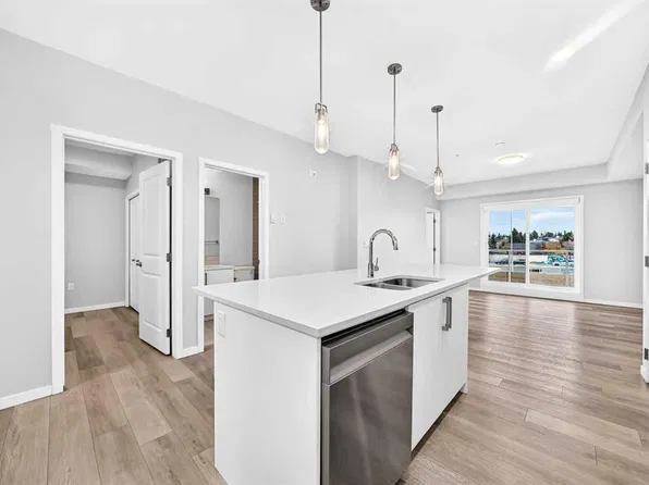 360 W Harvest Hills Way NE #325, Calgary, AB T3K 2S1