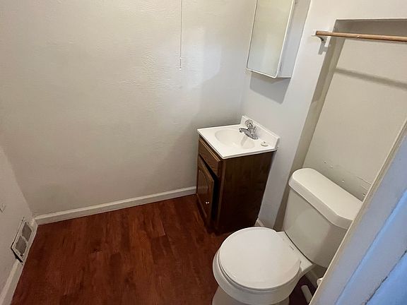 3rd image of 566 N 9th St #1/2