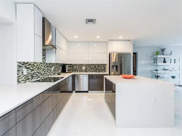 1015 N 31st Road, Hollywood, FL 33021