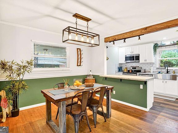 5th image of 3212 Convair Ln