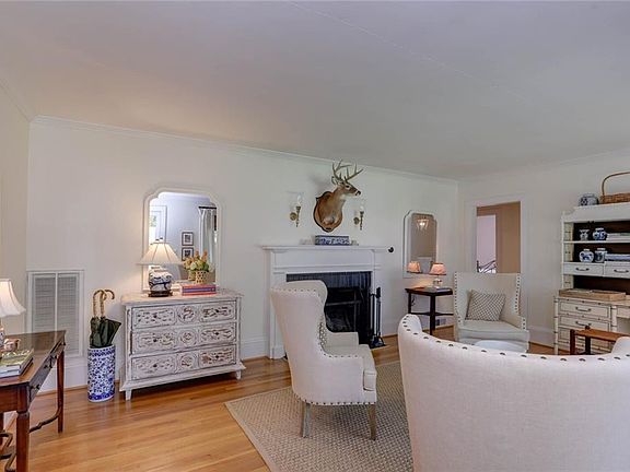 Living Room w/ Beautiful Floors