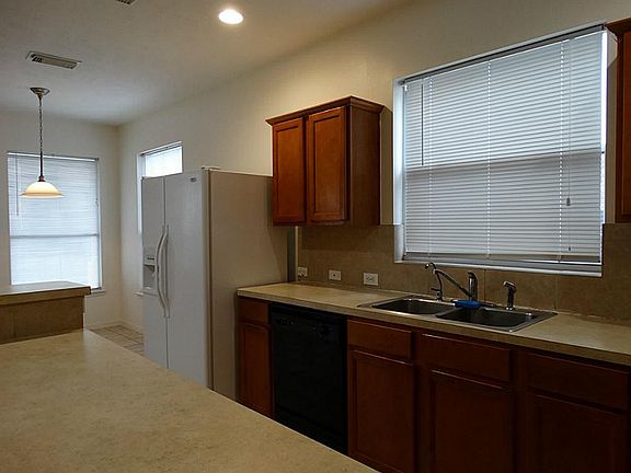 5th image of 3030 Sunchase Ct