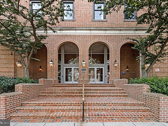 2nd image of 2828 Wisconsin Ave NW APT 504