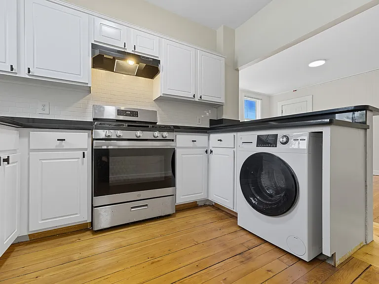 46 E Transit St #1R — Photo 24