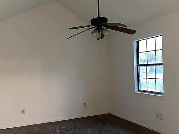 7439 Longview Rd, Kansas City, MO 64134